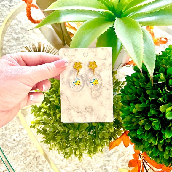 Flounder Acrylic Earrings - Picture 3 of 4